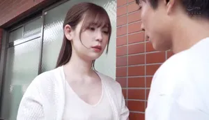 Chồng yêu tẻ nhạt, vợ yêu nhận ra cậu thanh niên cạnh nhà tốt hơn